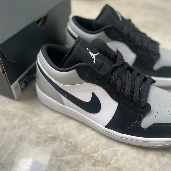 Air Jordan 1 Low - Picture 10 of 12